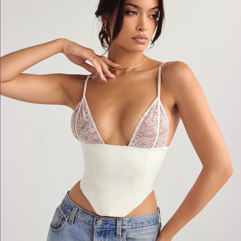 NWT HOUSE OF CB EMILEE IVORY SATIN AND LACE CORSET - SIZE SMALL (REG. CUP)